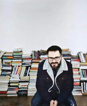 Fotografía del escritor Miguel Kabuki